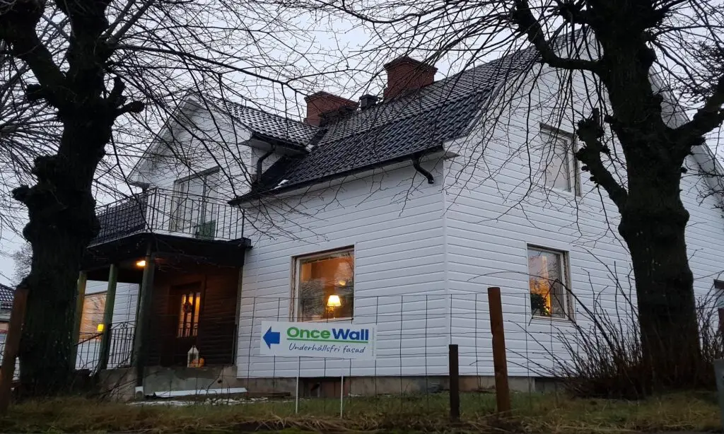 Stenstorp har satt ut en mäklarskylt när dom monterar OnceWall