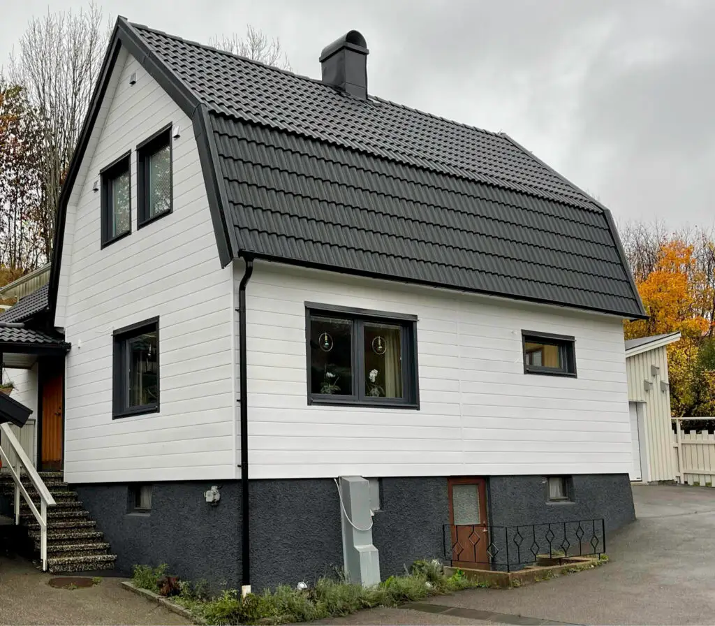 Brutet tak svarta foder