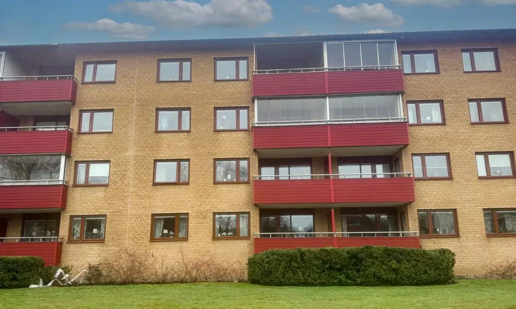 Röd Exklusivpanel på balkonger